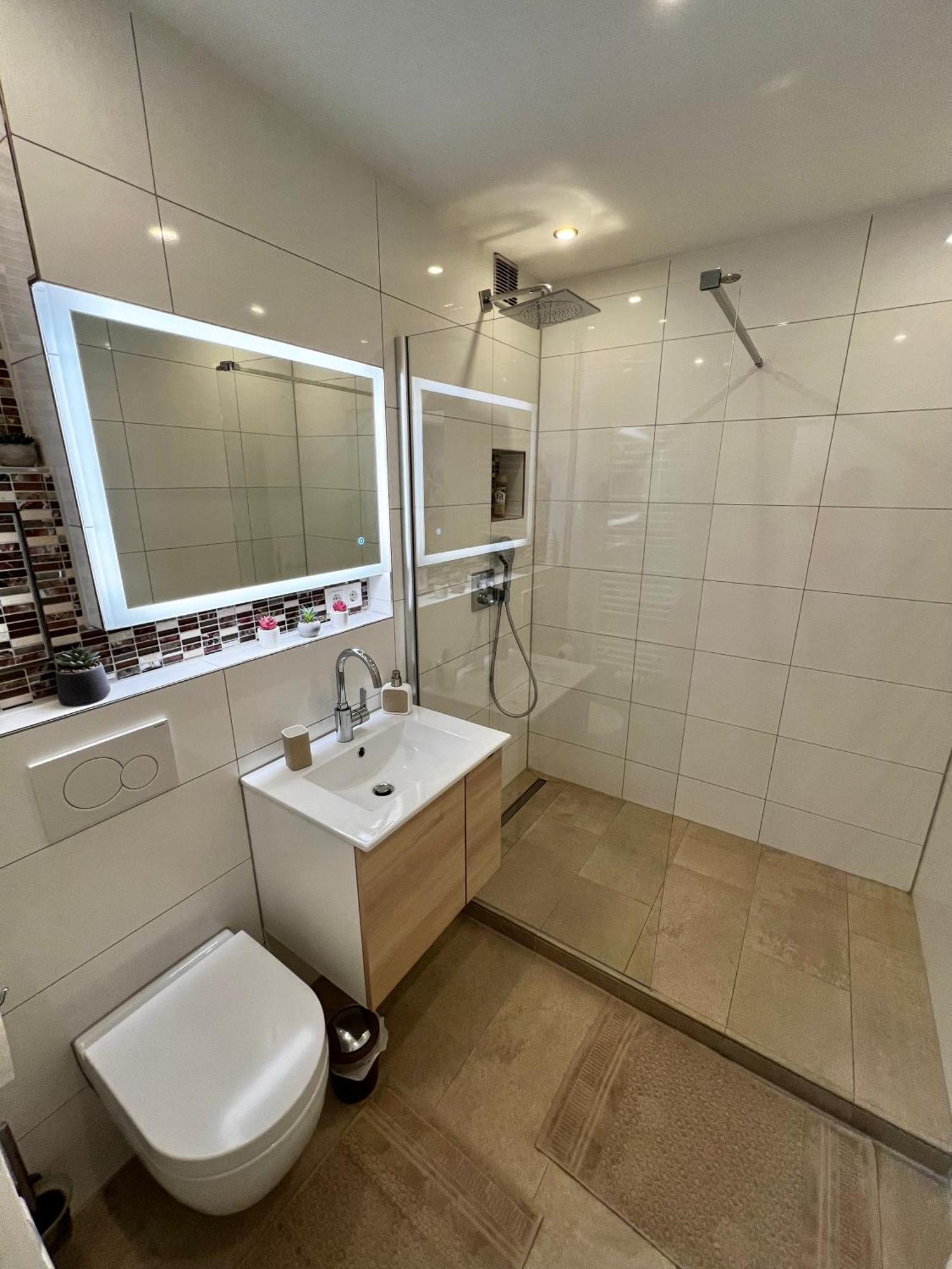Lilis Apartment Mit Balkon Augsburg Kültér fotó